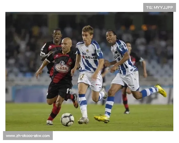 安托万·格里兹曼：足球场上的锋线魔术师与法国队的进攻核心