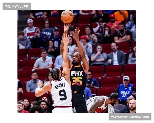 德文·布克闪耀赛场回顾：太阳队得分机器的巅峰时刻与突破之路