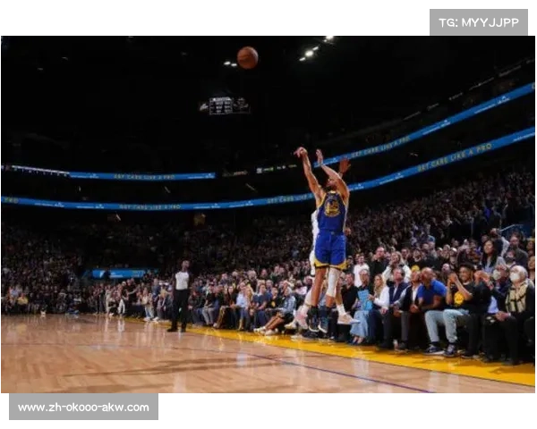 斯蒂芬·库里如何通过三分球革命性改变现代篮球的进攻方式